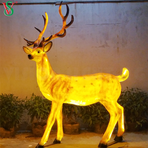 La statue animale de résine de fibre de verre a mené des lumières éclairées de Motif de Sculpture de renne de noël de cerf