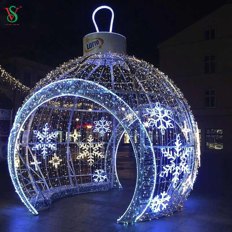 Grande lumière extérieure de motif de forme de boule d'arc 3D pour la décoration de Noël