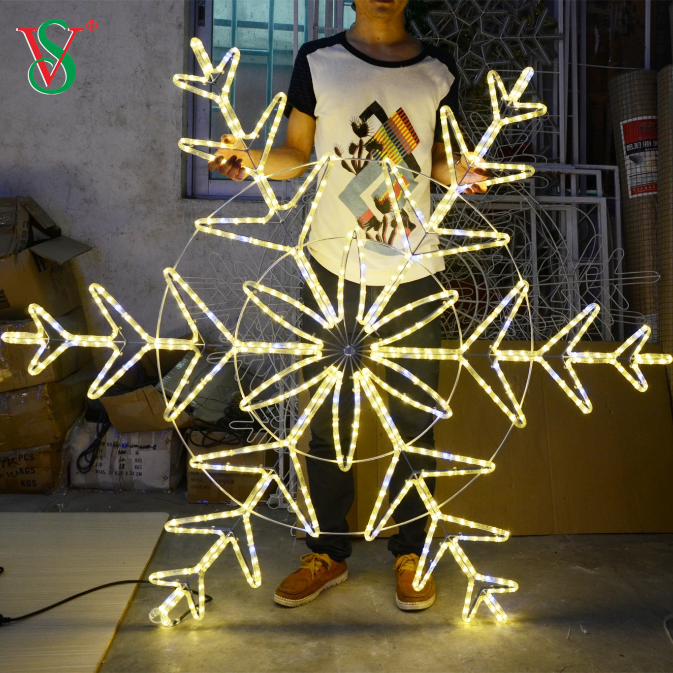 La conception adaptée aux besoins du client a animé les lumières de flocon de neige de LED 2D pour la décoration de Noël