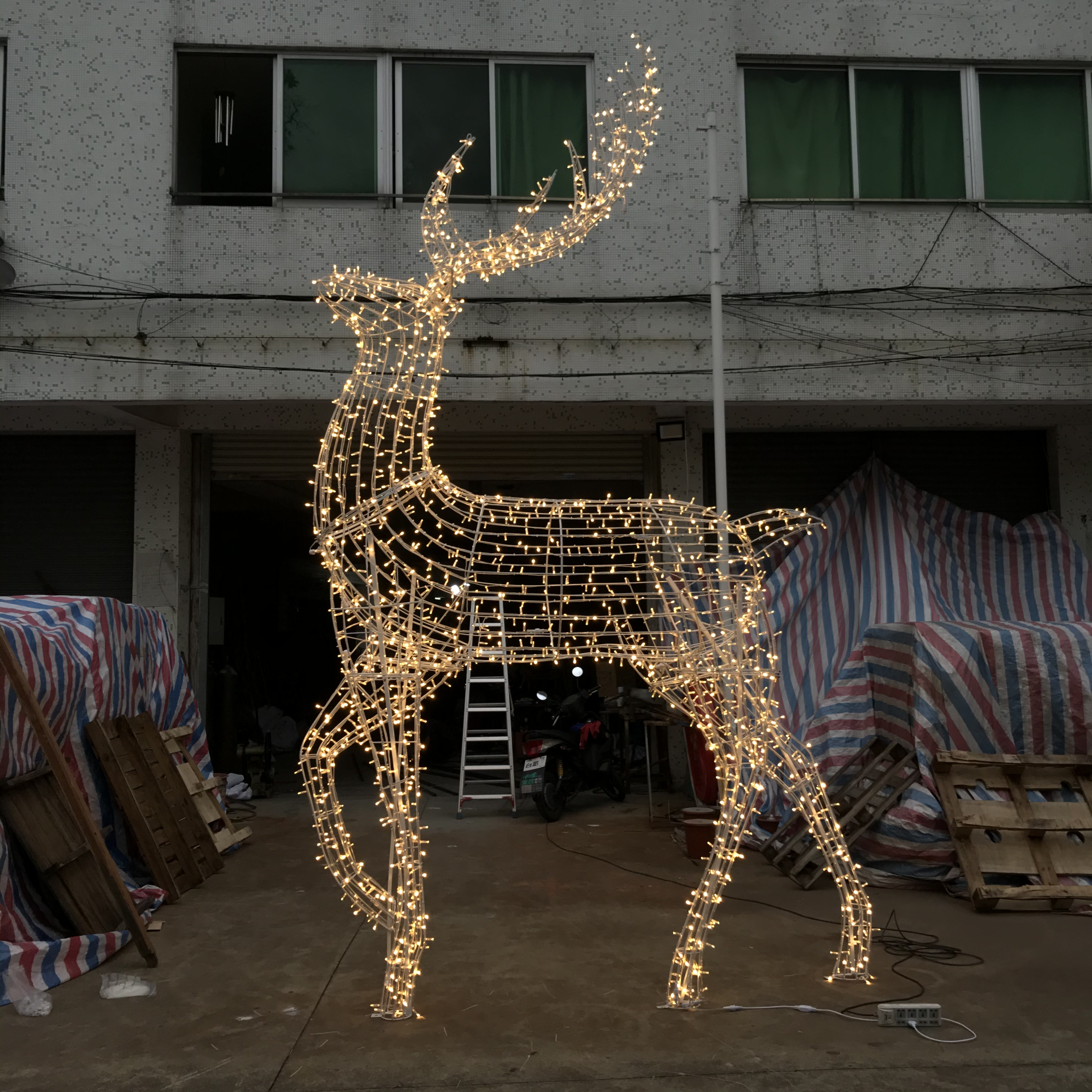 Grand motif de renne à LED 3D, lumière d'extérieur, cerf lumineux décoratif de noël