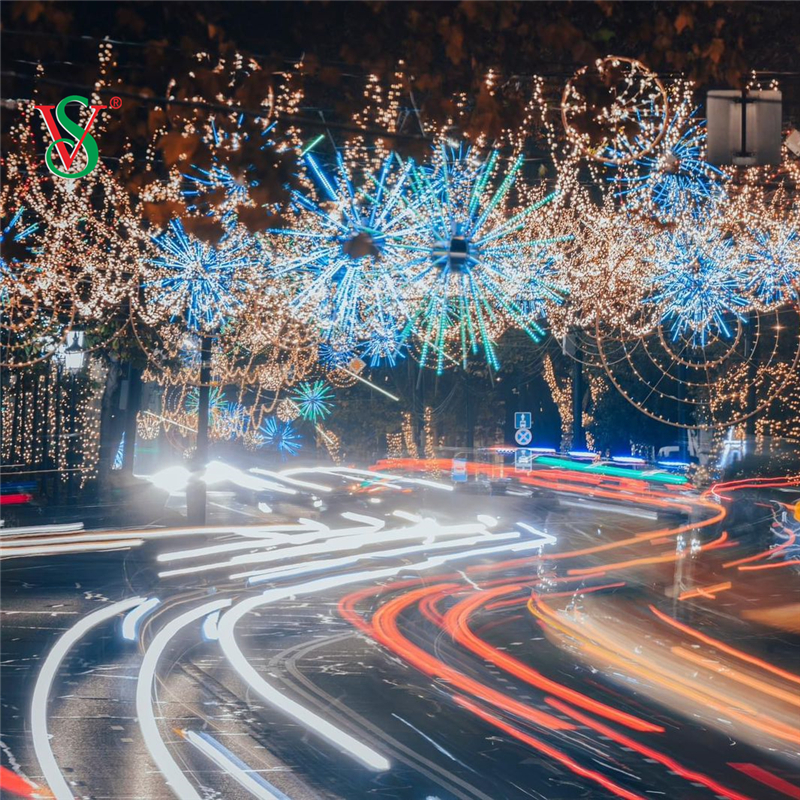 Lumières menées polychromes d'arbre de feux d'artifice de RVB pour la décoration extérieure de vacances de Noël